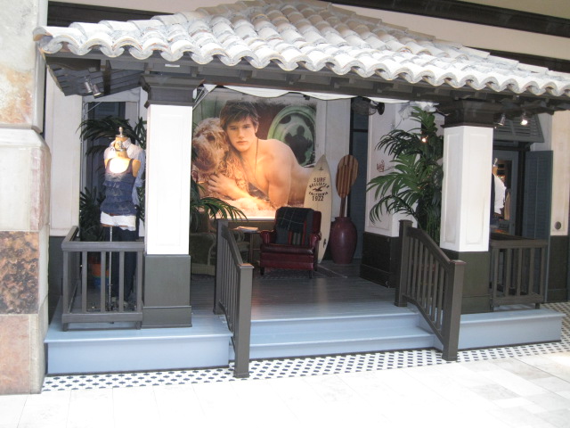 hollister store front